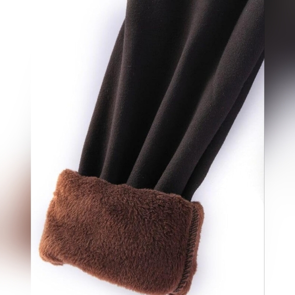 Faux Fur Lined Leggings - Picture 3 of 5